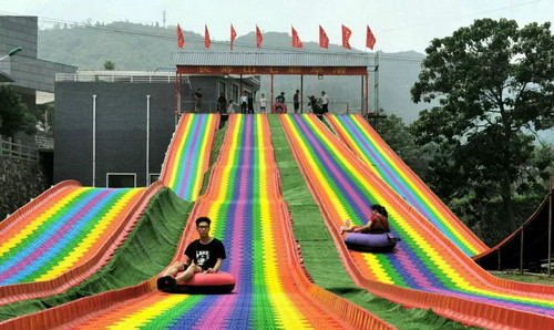 良庆七彩旱滑儿童彩虹滑梯游乐设备景区旱地滑雪圈网红旱雪滑道